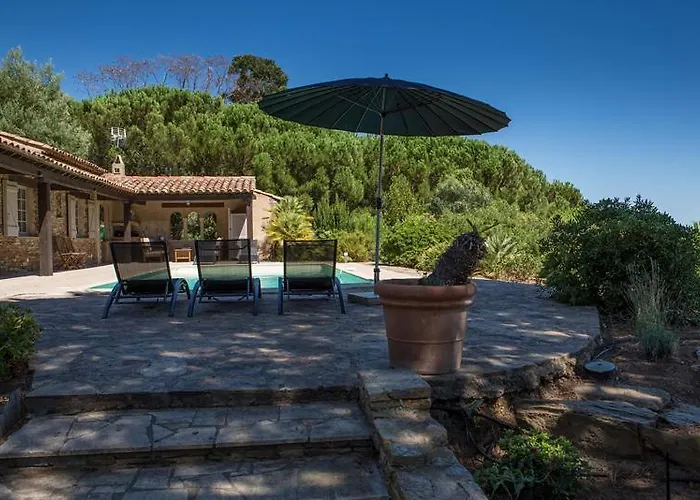 בית נופש La Bergerie סן-מקסים